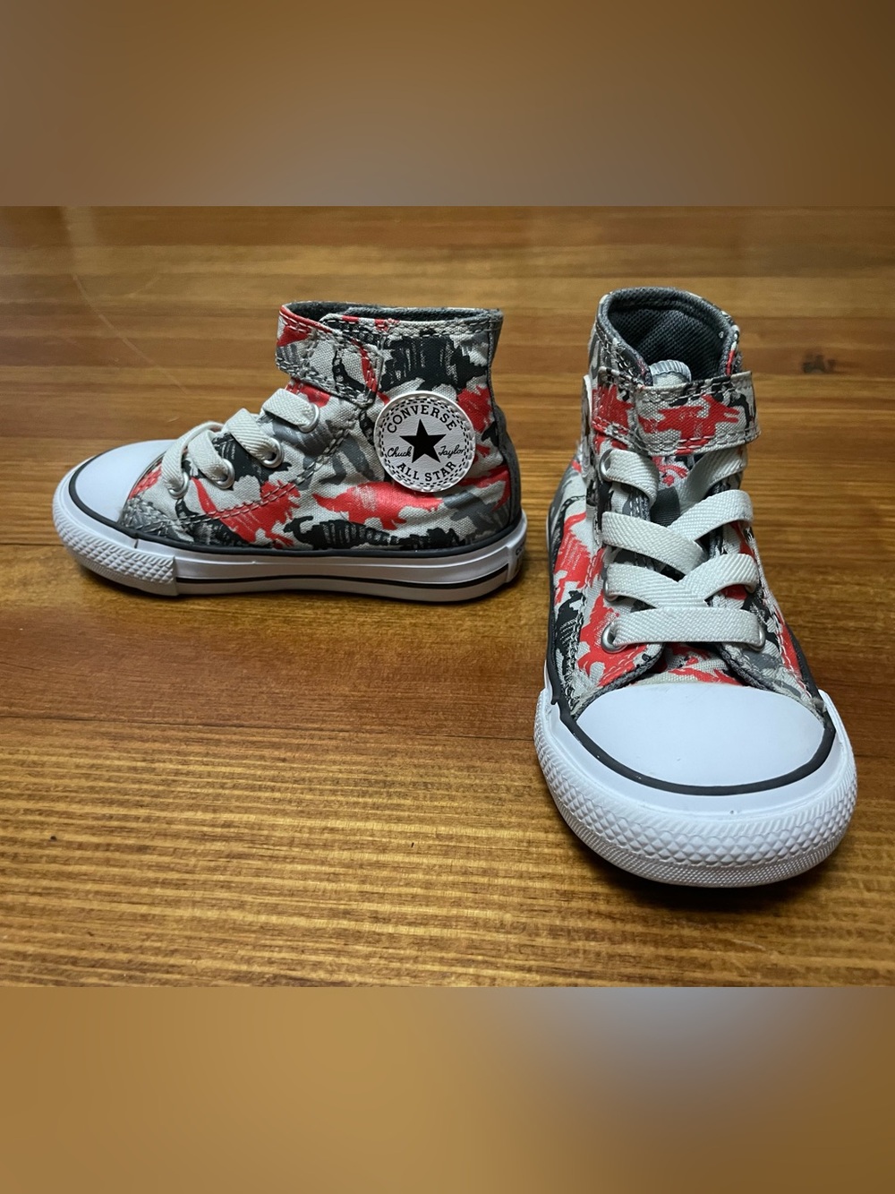 Converse Toddler Dinosaur High-Top Sneakers in Red, Gray and White Size 6